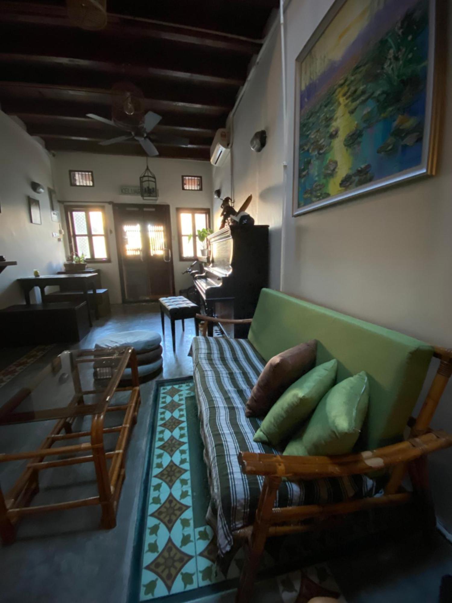 Homs Female Hostel George Town Buitenkant foto