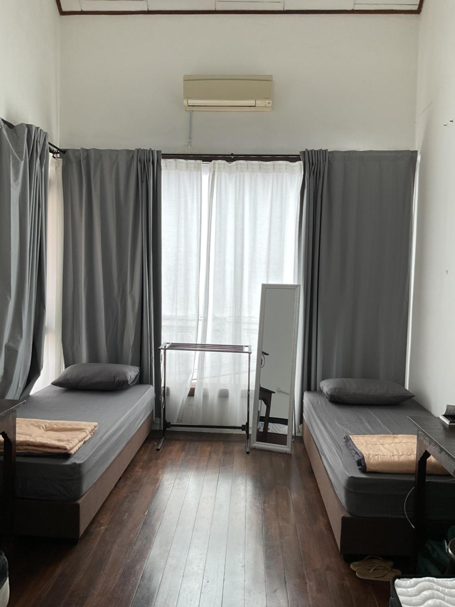 Homs Female Hostel George Town Buitenkant foto